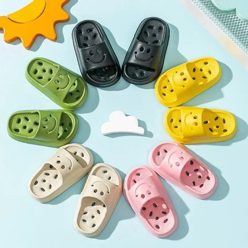 Color: Black, Shoe Size: 2.5 - Children Slippers Boys EVA Smiling Face Bathroom Slippers Summer 2-14 Years Old Girl Anti Slip Hollow Leaking Junior Footwear