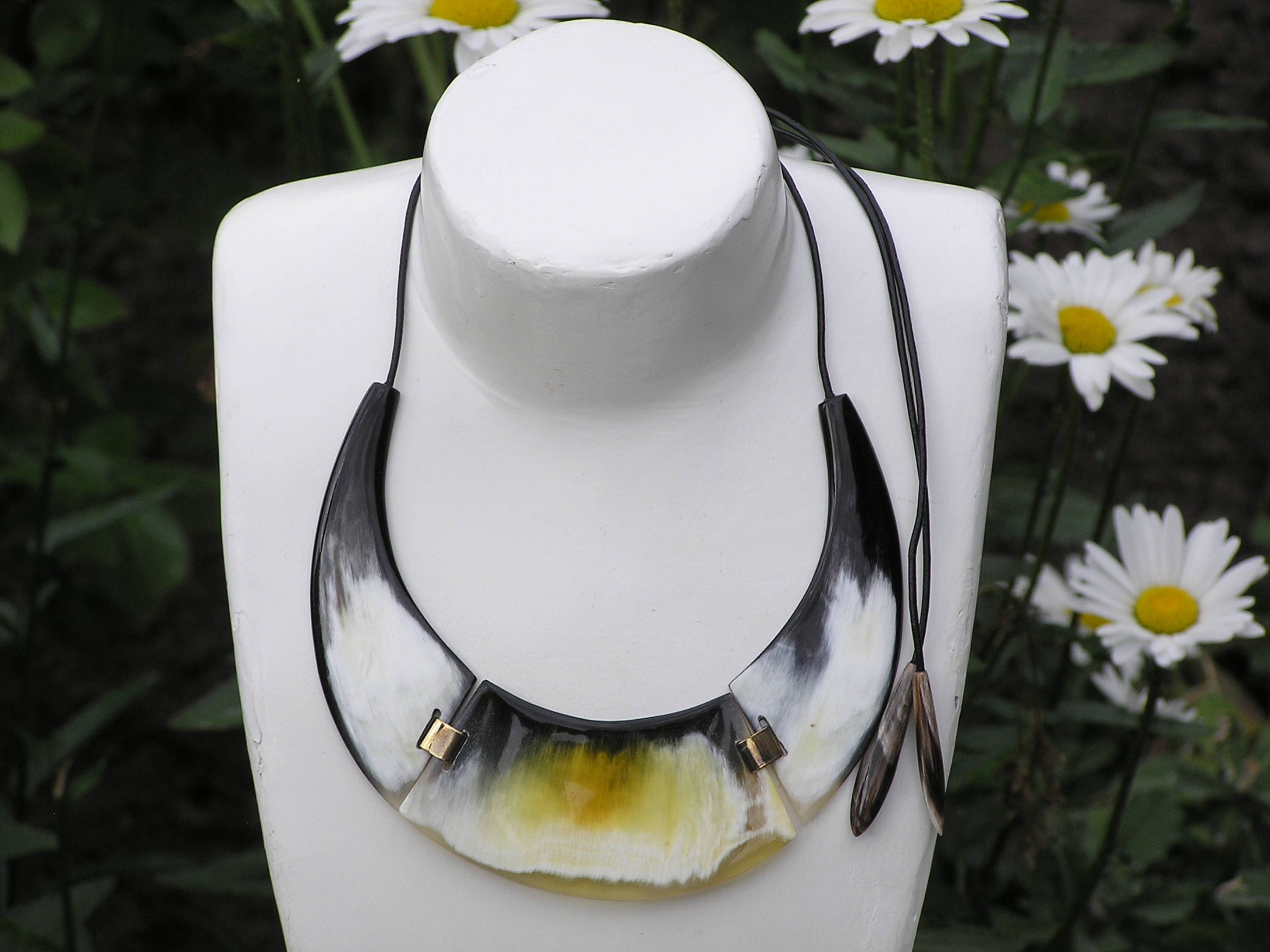 Bone horn necklace
